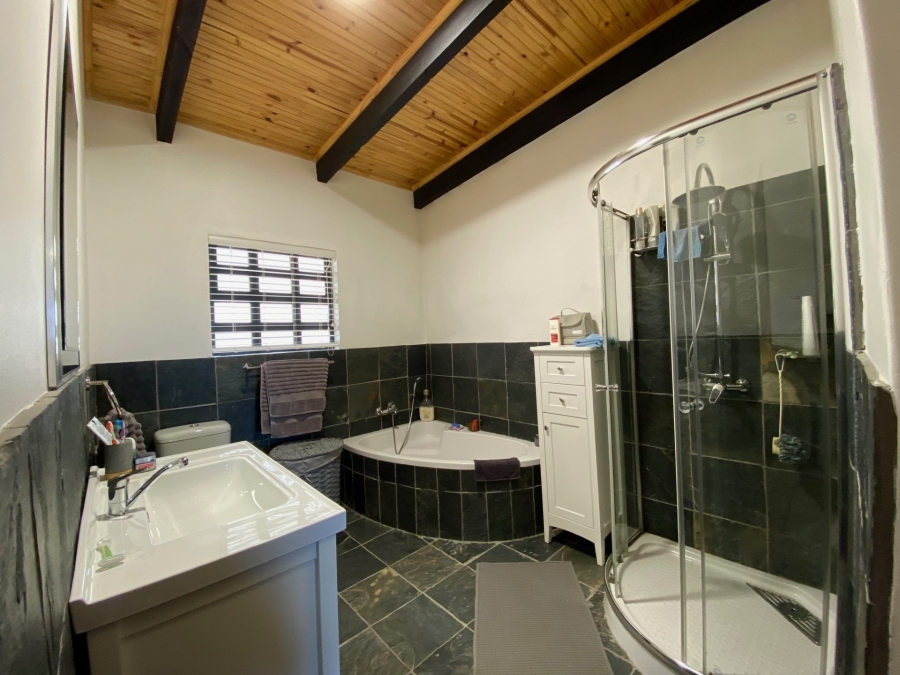 5 Bedroom Property for Sale in Hopefield Western Cape